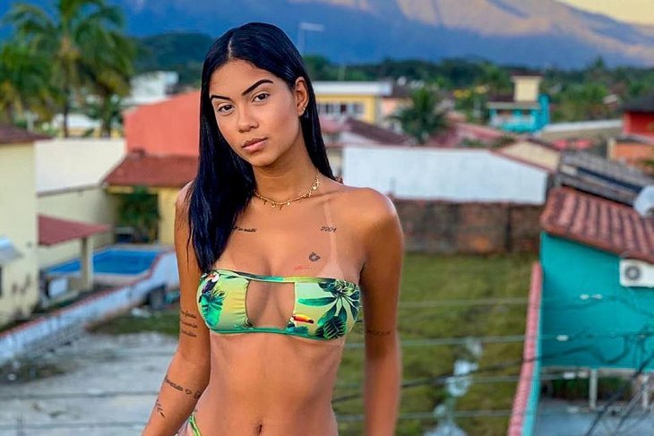 sexy salvadoran woman