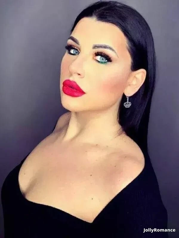 Lilia, 26
