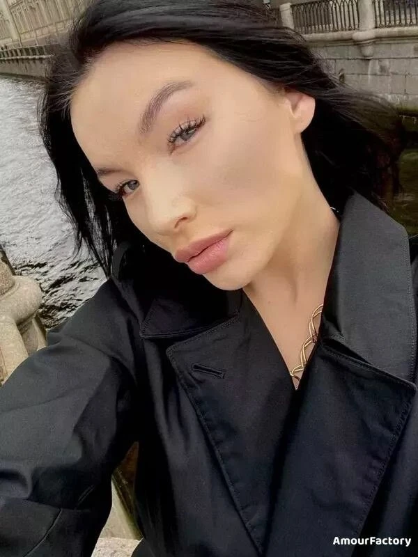 Christina, 22