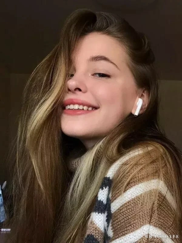 Polina, 18